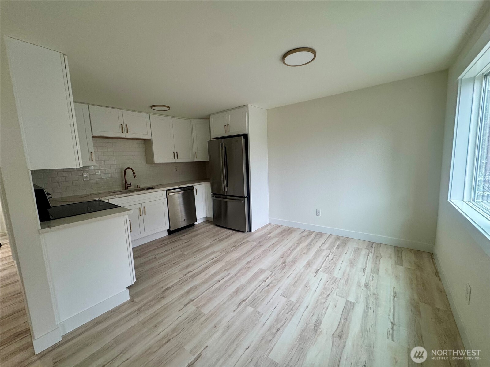 220 Southwest Clark Street, Unit B201 Issaquah, WA 98027 - Photo 5 of 11