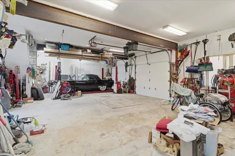 $1,851,000 | 121 Montauk Highway, Quogue, NY 11959