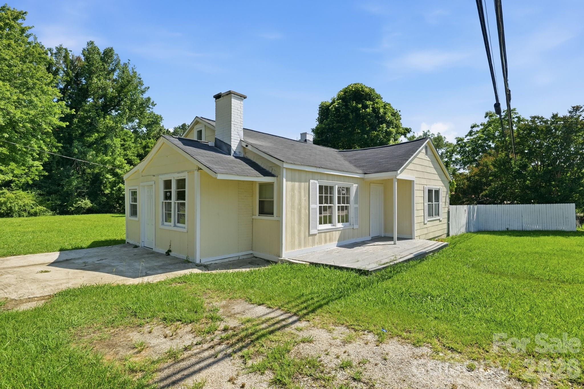 1208 East Arch Street Lancaster, SC 29720 - Photo 2 of 25