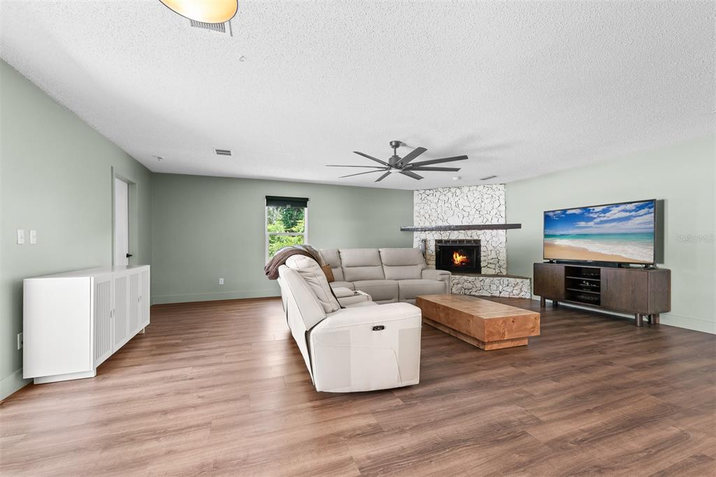 2817 Yule Tree Drive Edgewater, FL 32141 - Photo 10 of 45