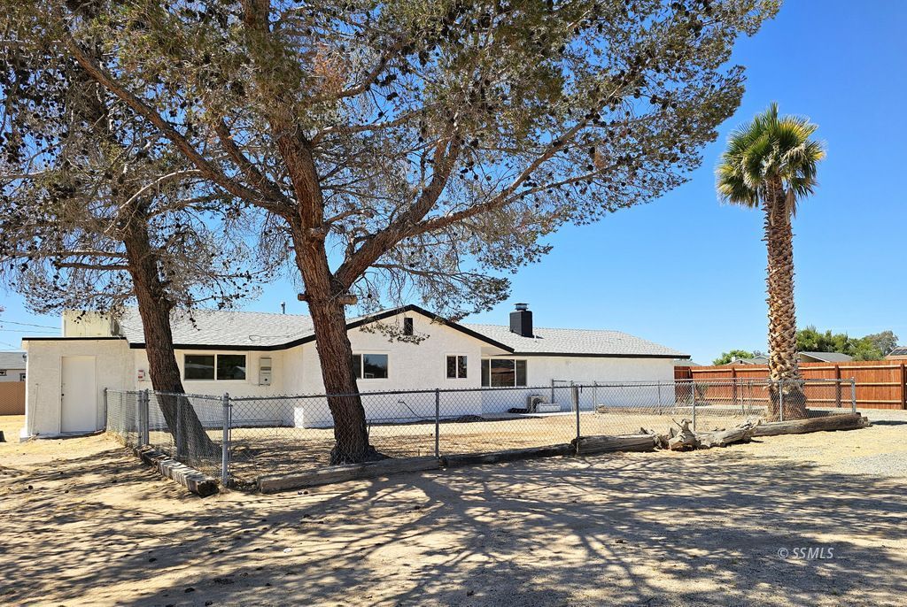 420 South Yorktown Street Ridgecrest, CA 93555 - Photo 1 of 46