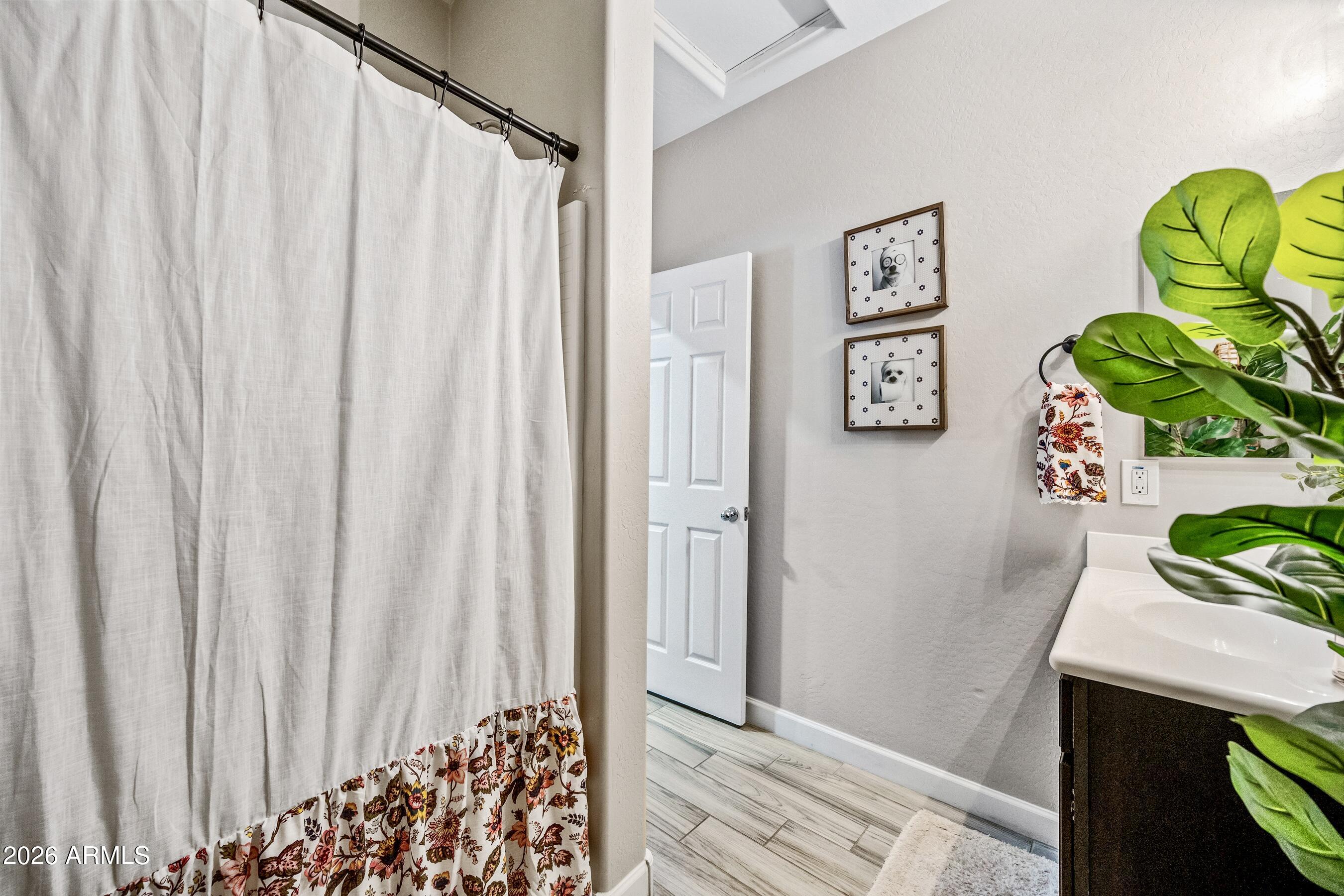 10437 West Cordes Road Tolleson, AZ 85353 - Photo 24 of 39 Lots of space