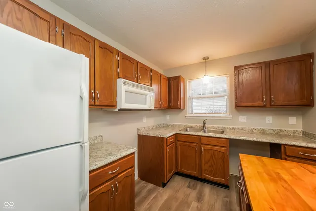 $1,940 | 4834 Countrybrook Court, Indianapolis, IN 46254