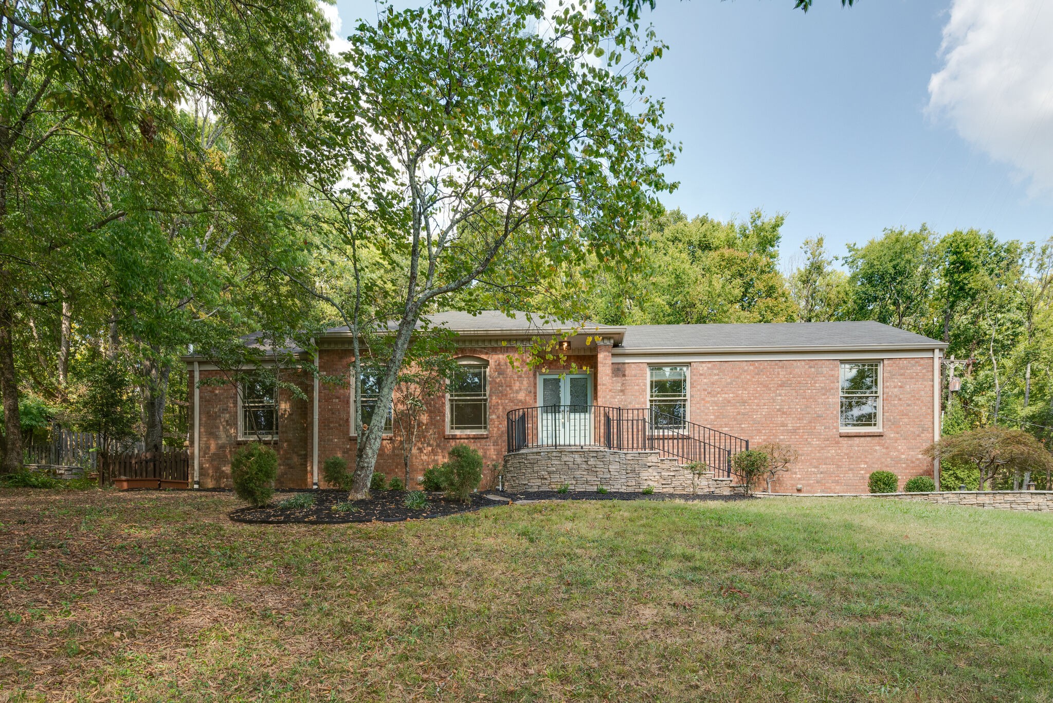 5728 Knob Road Nashville, TN 37209 - Photo 1 of 34 Gallery Image 1