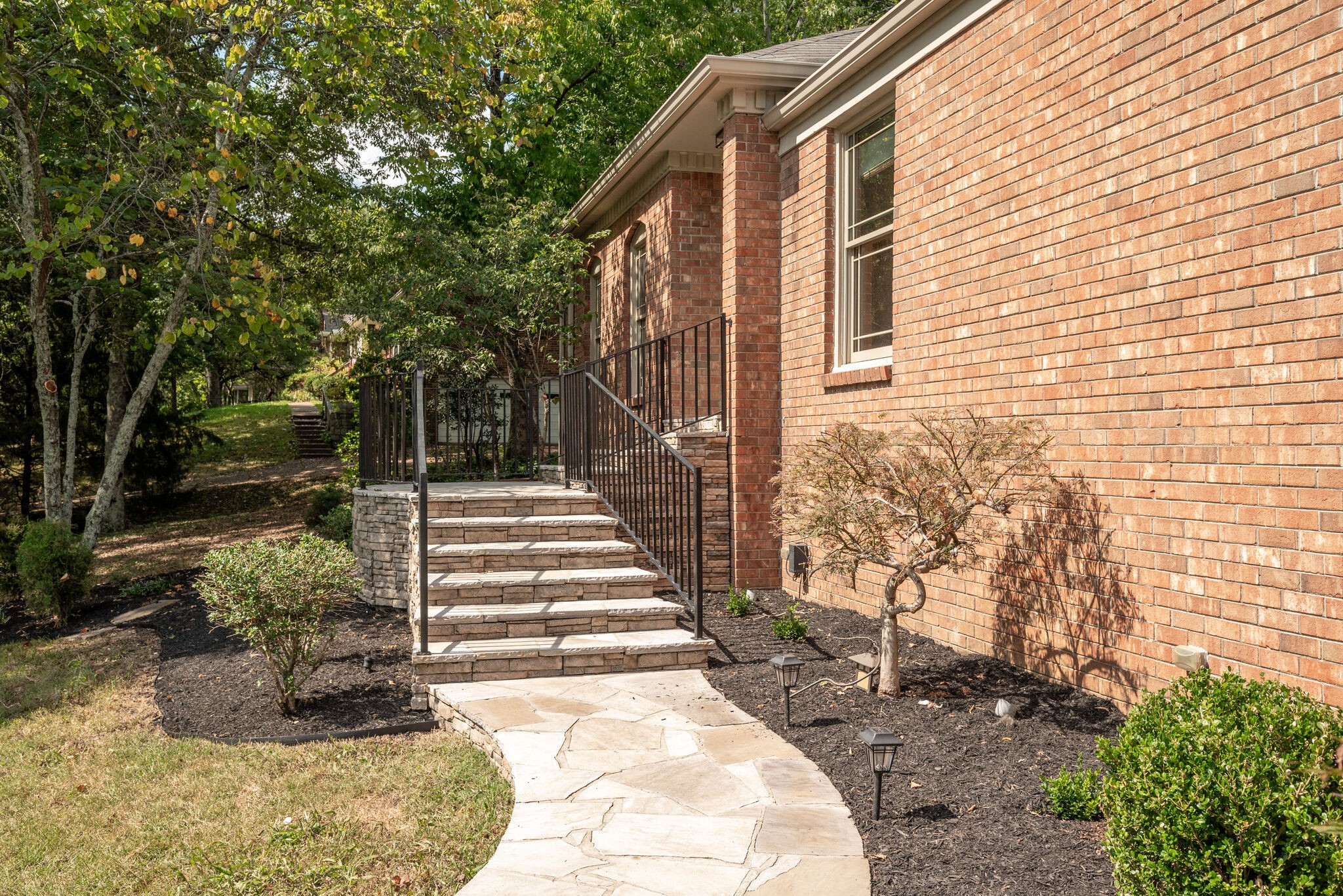5728 Knob Road Nashville, TN 37209 - Photo 4 of 34 Gallery Image 4