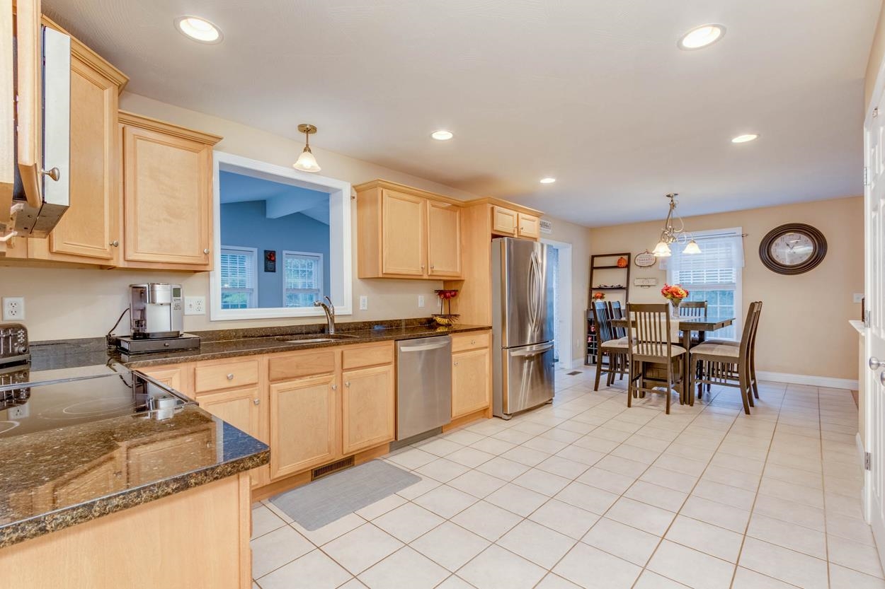 11 Page Road Litchfield, NH 03052 - Photo 2 of 40