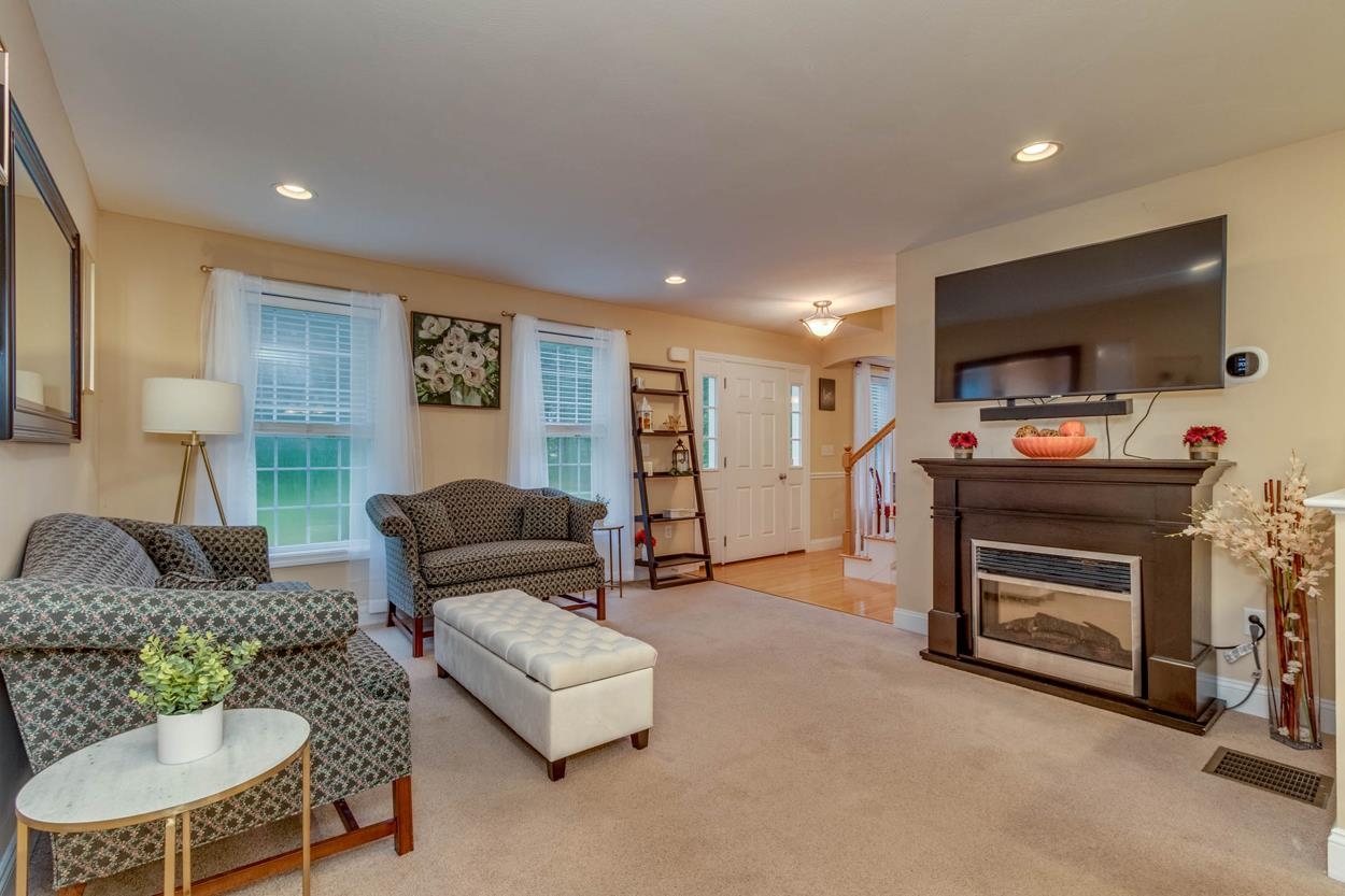 11 Page Road Litchfield, NH 03052 - Photo 14 of 40