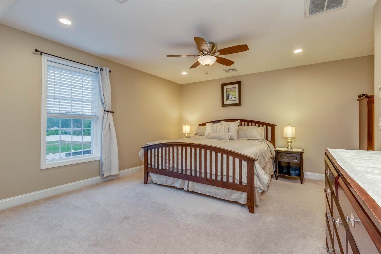 11 Page Road Litchfield, NH 03052 - Photo 18 of 40