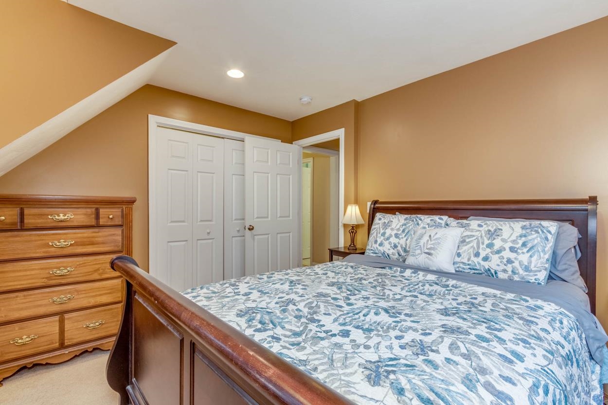 11 Page Road Litchfield, NH 03052 - Photo 30 of 40