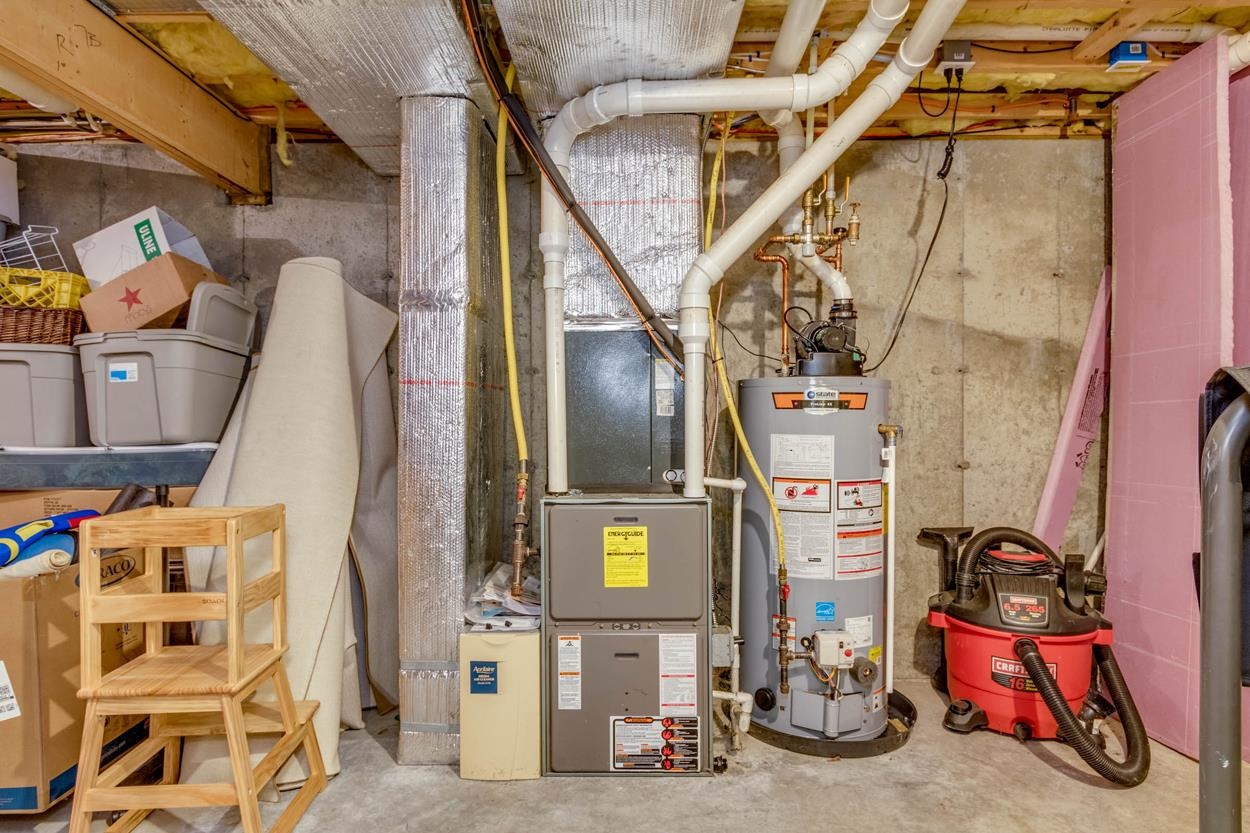 11 Page Road Litchfield, NH 03052 - Photo 34 of 40