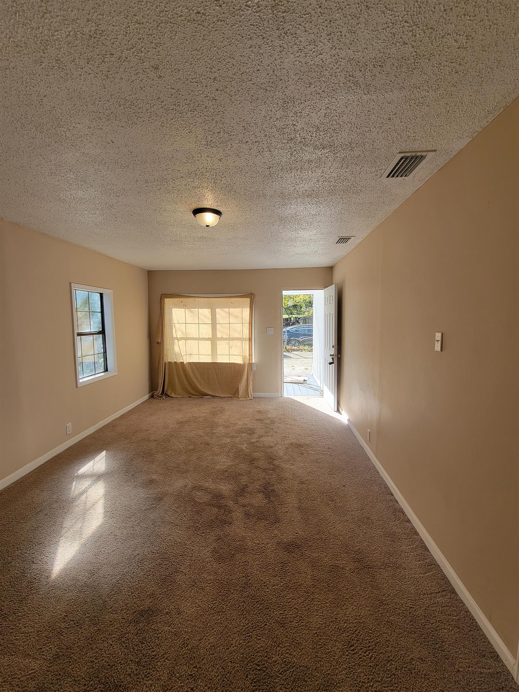 136 North Street Mobile, AL 36610 - Photo 4 of 13