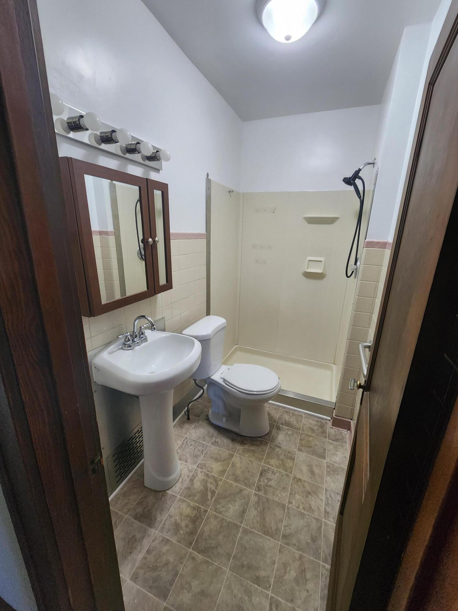 1604 Main Street Union Grove, WI 53182 - Photo 20 of 56 1000053716