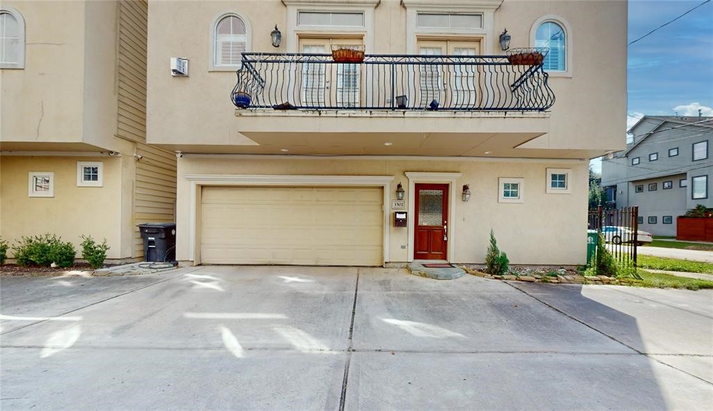 1502 Birdsall Street Houston, TX 77007 - Photo 3 of 41