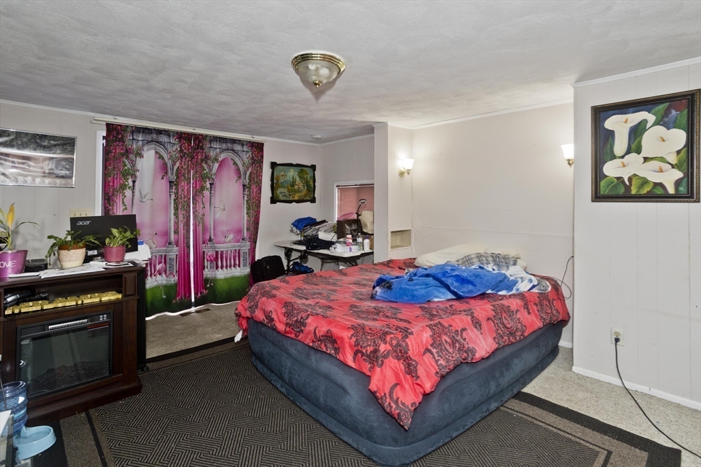 647 Plumtree Road Springfield, MA 01118 - Photo 15 of 23