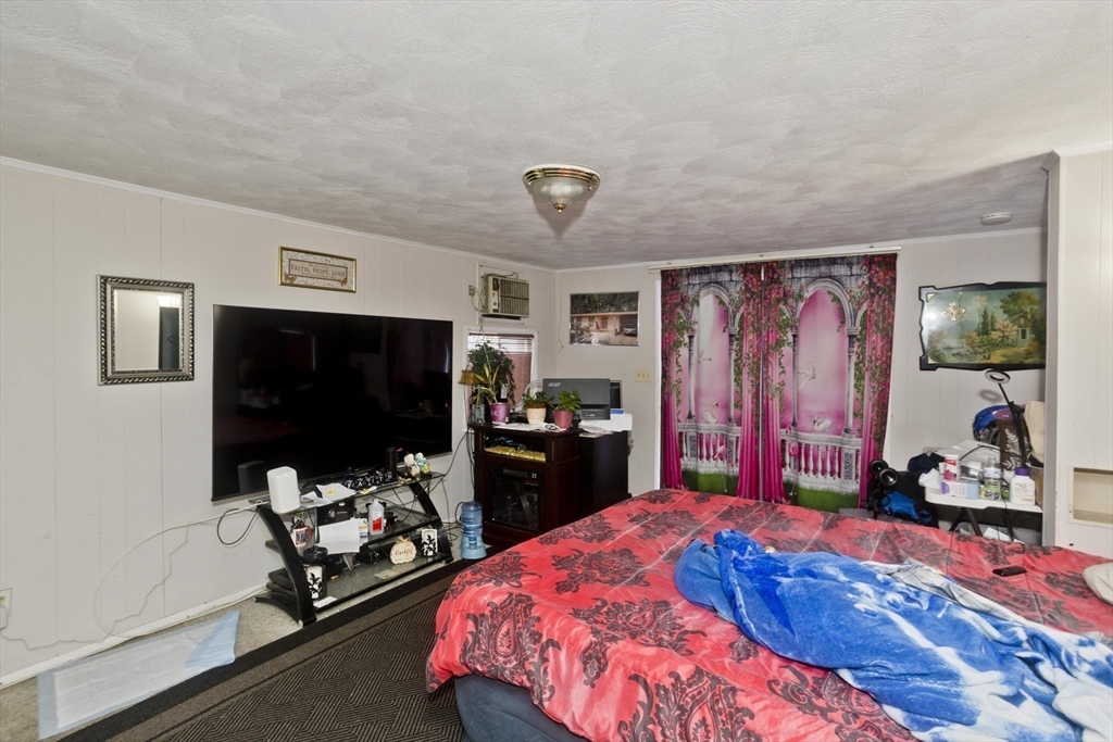 647 Plumtree Road Springfield, MA 01118 - Photo 16 of 23