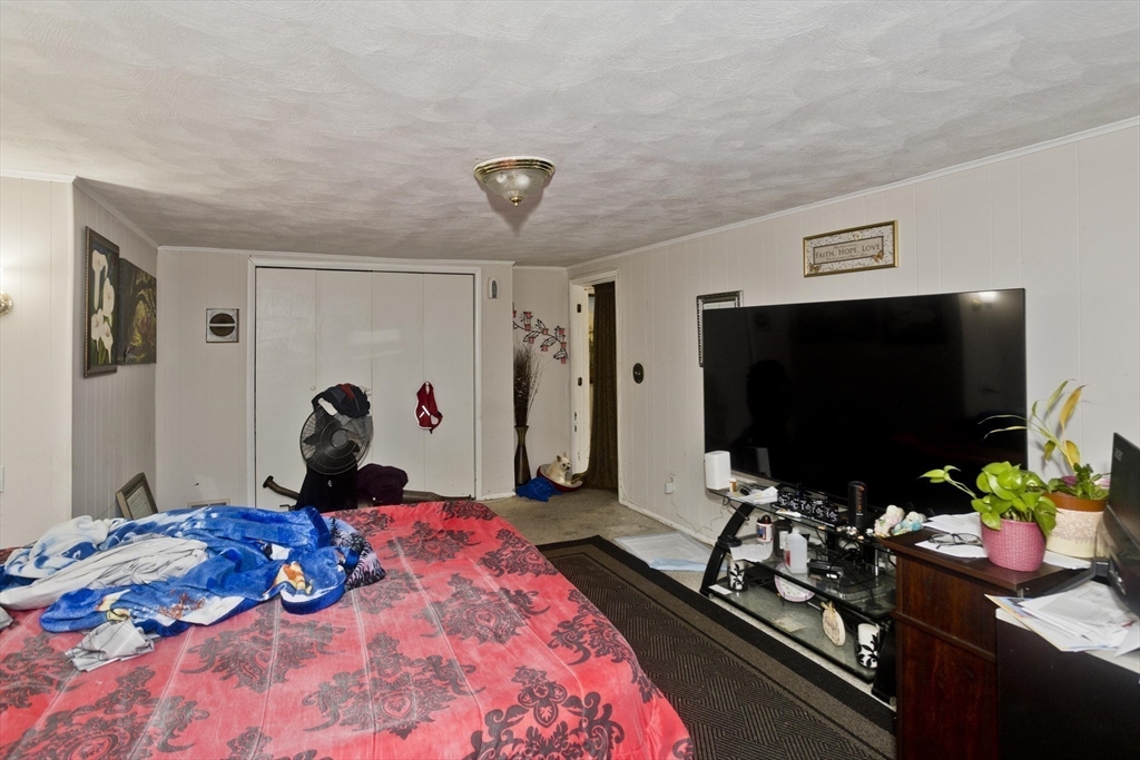 647 Plumtree Road Springfield, MA 01118 - Photo 18 of 23