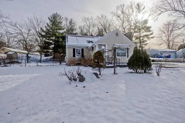 $359,900 | 647 Plumtree Road, Springfield, MA 01118