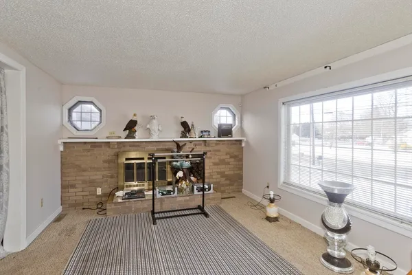 $359,900 | 647 Plumtree Road, Springfield, MA 01118