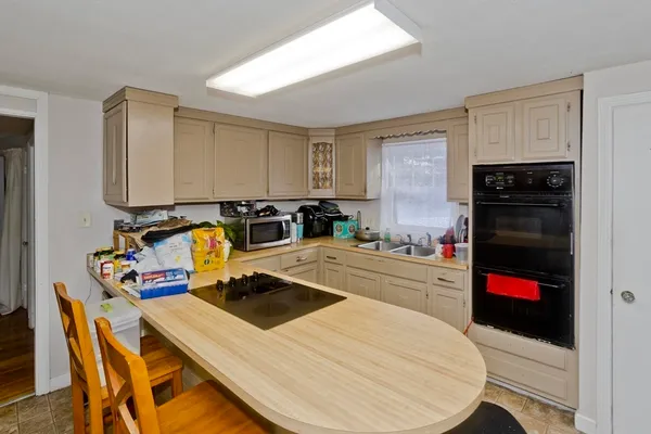 $359,900 | 647 Plumtree Road, Springfield, MA 01118