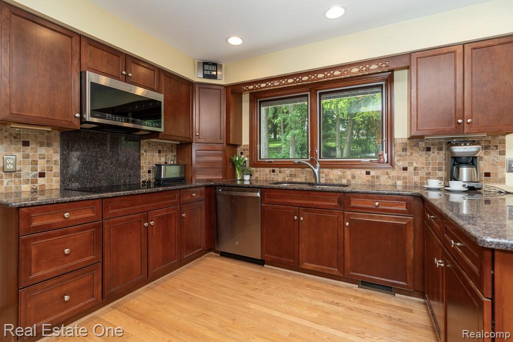 1171 Springwood Lane Rochester, MI 48309 - Photo 5 of 32 1171 Springwood_MLS-014.jpg