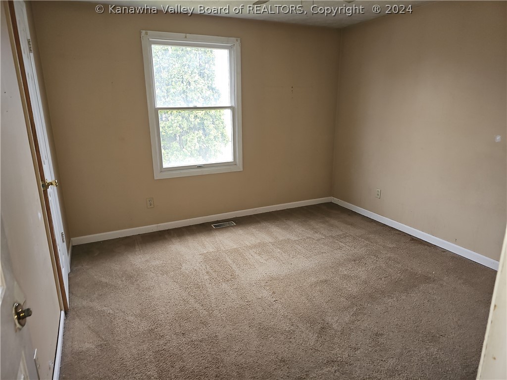 1601 Mountain Road Dunbar, WV 25064 - Photo 9 of 12 Gallery Image 9