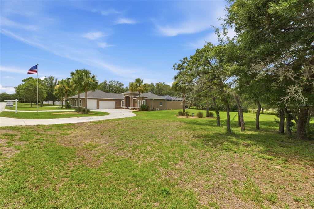 11145 Mountain Mockingbird Road Weeki Wachee, FL 34614 - Photo 2 of 84