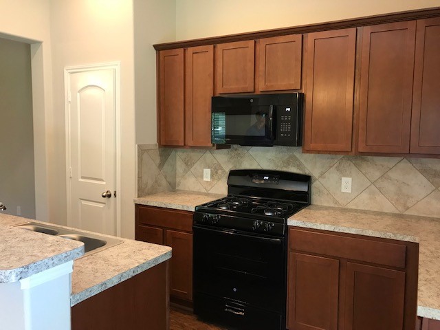 2249 Ridgewood Drive West Columbia, TX 77486 - Photo 8 of 15