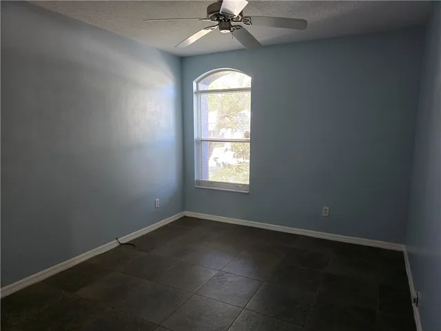 $2,000 | 481 10th Place, Vero Beach, FL 32960