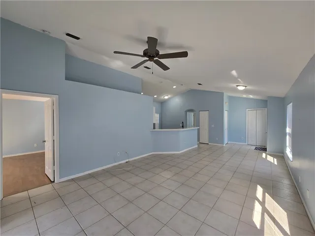 $2,000 | 481 10th Place, Vero Beach, FL 32960