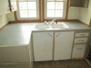 701 11th Street Three Rivers, MI 49093 - Photo 11 of 20 IMG_5570