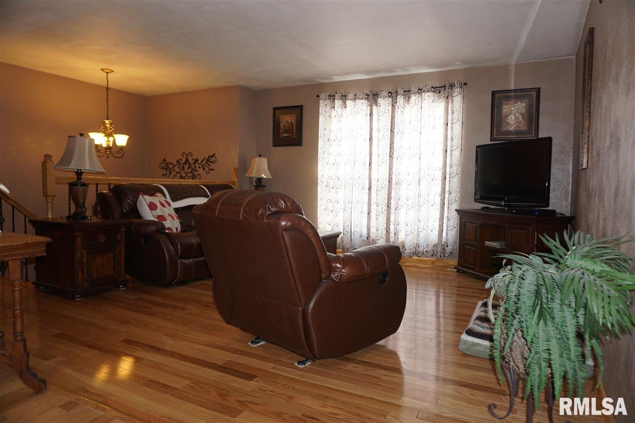 727 Joliet Road Marquette Heights, IL 61554 - Photo 3 of 16 Gallery Image 3