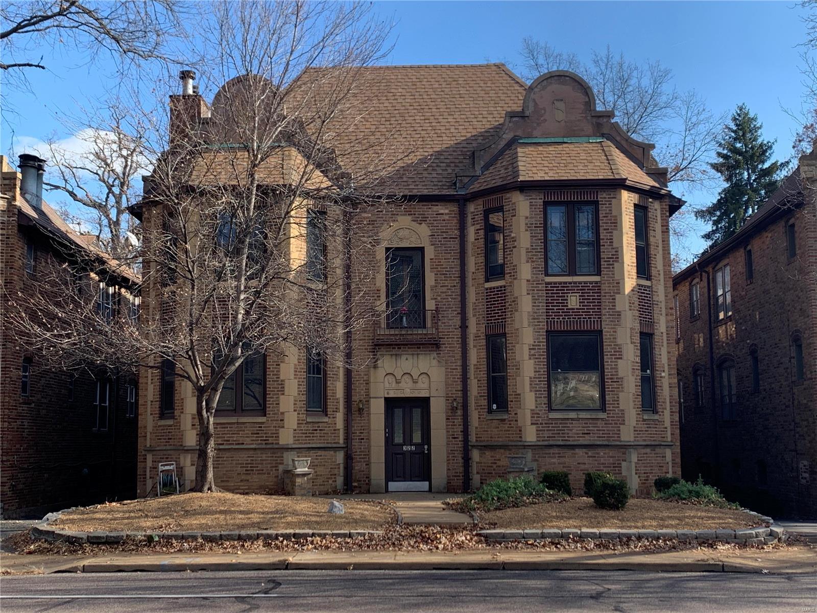 322 South Hanley Road, Unit 1S St. Louis, MO 63105 - Photo 2 of 26 Gallery Image 2