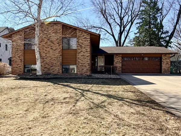 $365,000 | 1919 Driftwood Avenue, Worthington, MN 56187