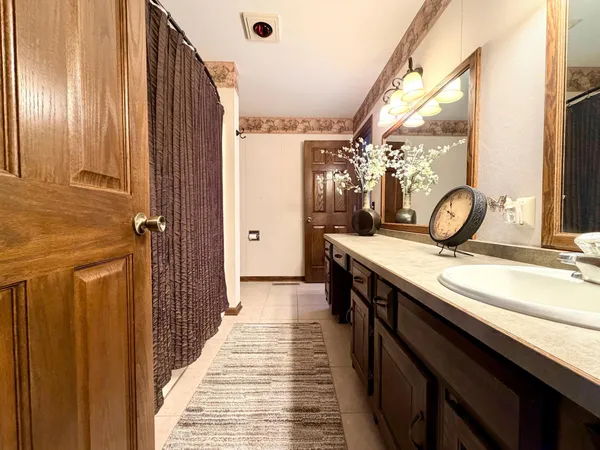 $365,000 | 1919 Driftwood Avenue, Worthington, MN 56187