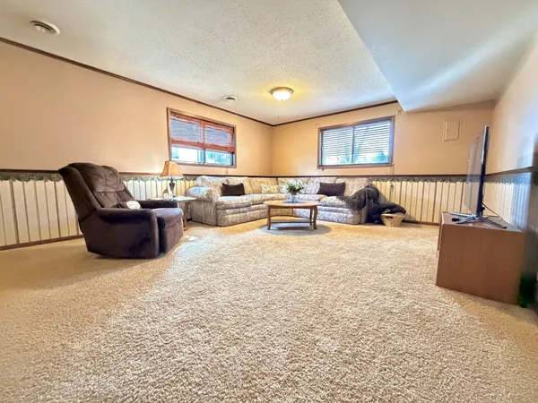 $365,000 | 1919 Driftwood Avenue, Worthington, MN 56187