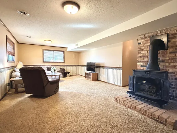 $365,000 | 1919 Driftwood Avenue, Worthington, MN 56187