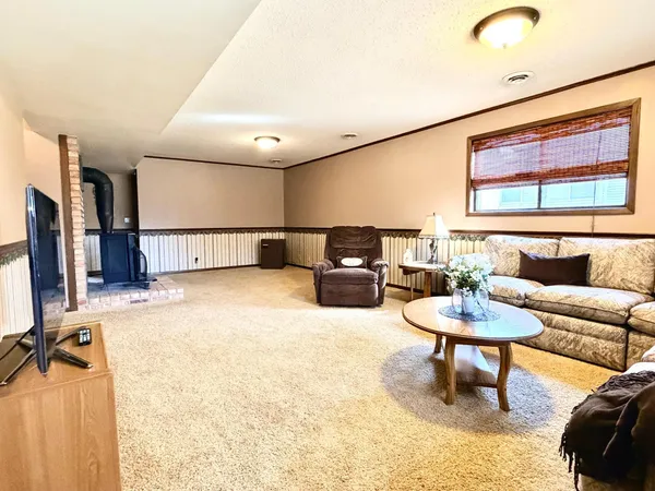 $365,000 | 1919 Driftwood Avenue, Worthington, MN 56187