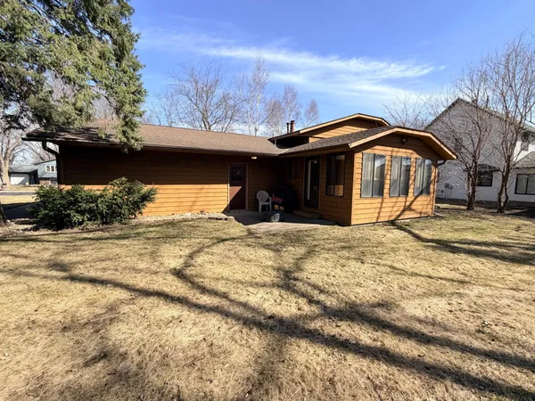 $365,000 | 1919 Driftwood Avenue, Worthington, MN 56187