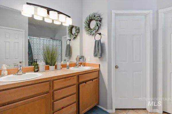 $649,900 | 3702 North 2481 East, Twin Falls, ID 83301