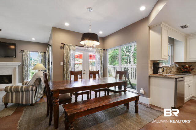 1409 Yupon Drive Gulf Shores, AL 36542 - Photo 7 of 23 Dining