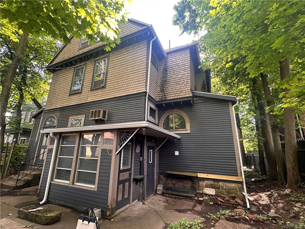 150 Euclid Avenue Sharon, PA 16146 - Photo 39 of 49 a front view of a house