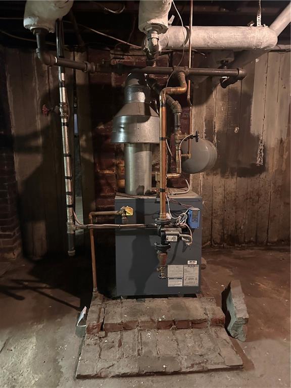 150 Euclid Avenue Sharon, PA 16146 - Photo 45 of 49 a view of a water heater