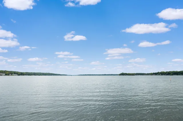 $2,200,000 | W304N2426 Maple Avenue, Delafield, WI 53072