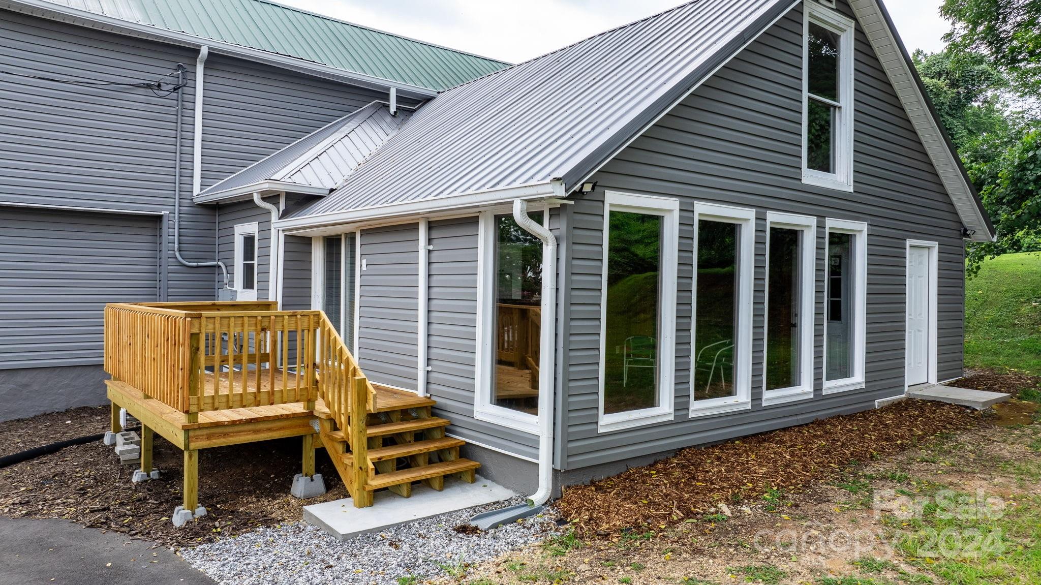 408 Ridge Street Northwest Lenoir, NC 28645 - Photo 3 of 46 Gallery Image 3