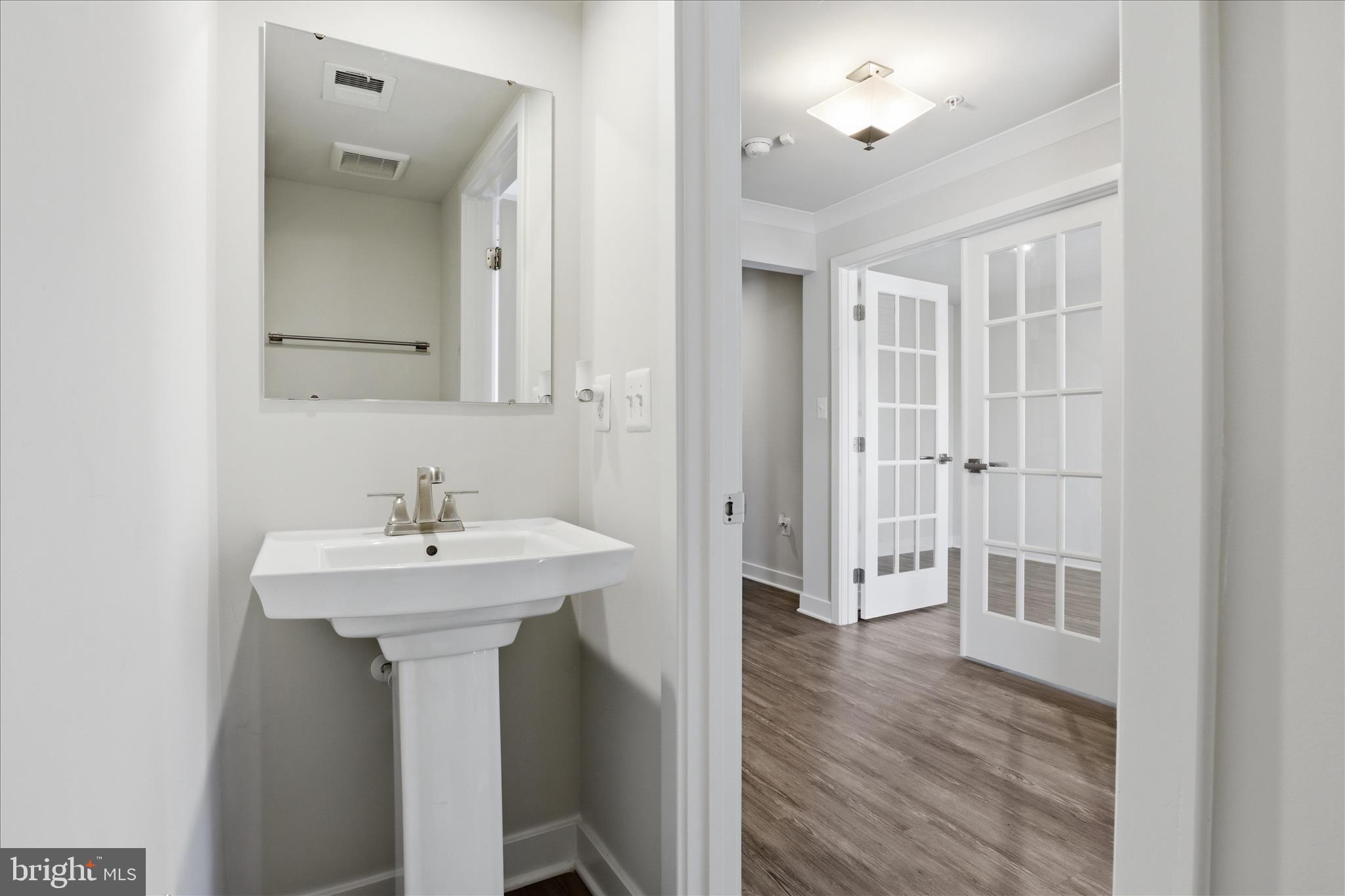 4702 Towne Park Road Suitland, MD 20746 - Photo 5 of 46
