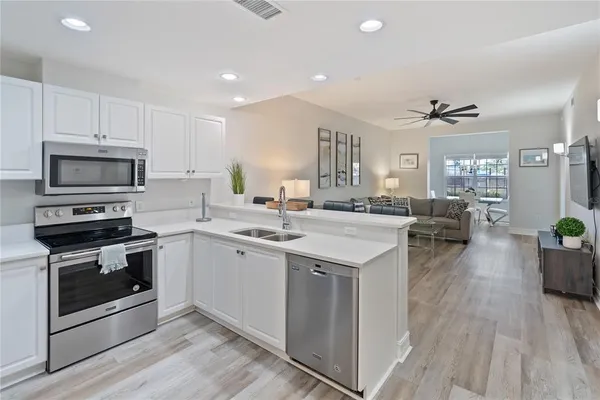 $3,300 | 3702 54th Drive West, Unit 102, Bradenton, FL 34210