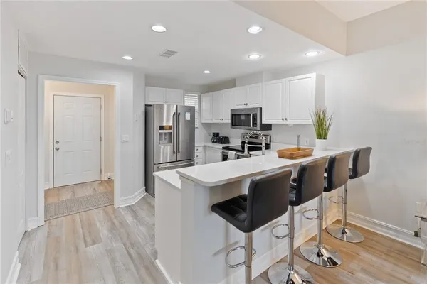$3,300 | 3702 54th Drive West, Unit 102, Bradenton, FL 34210
