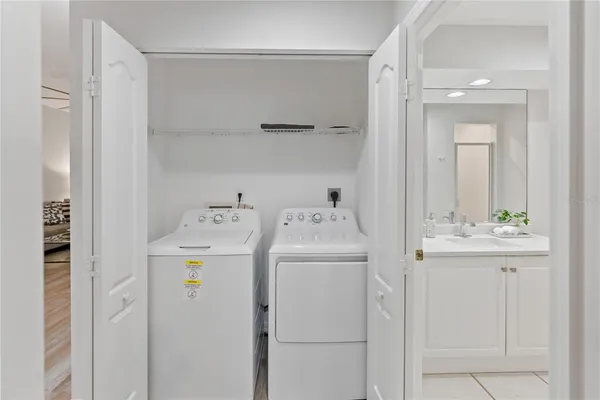 $3,300 | 3702 54th Drive West, Unit 102, Bradenton, FL 34210