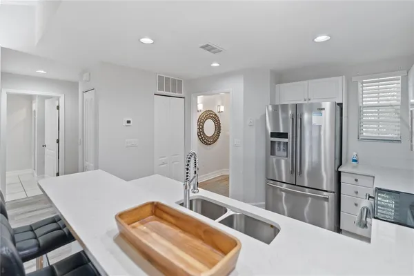 $3,300 | 3702 54th Drive West, Unit 102, Bradenton, FL 34210
