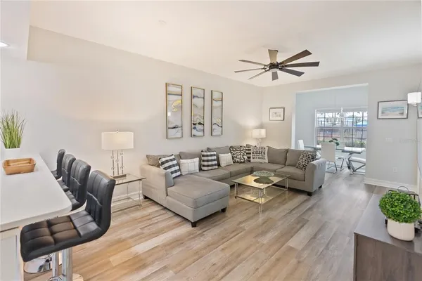 $3,300 | 3702 54th Drive West, Unit 102, Bradenton, FL 34210